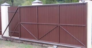 Купить откатные ворота из профнастила Феодосия, цена от 1752 руб.